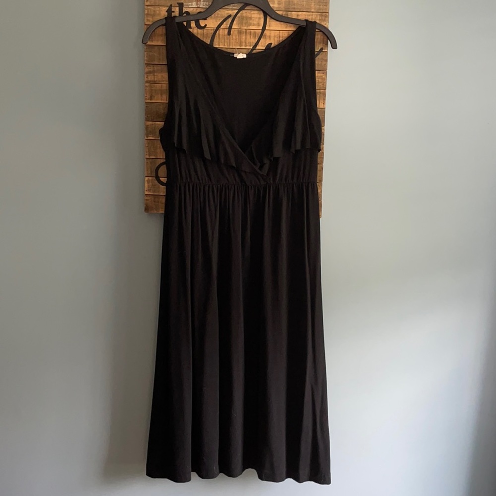 J.Crew black v-neck ruffle A-line sundress 🖤 stretch size M knee length
